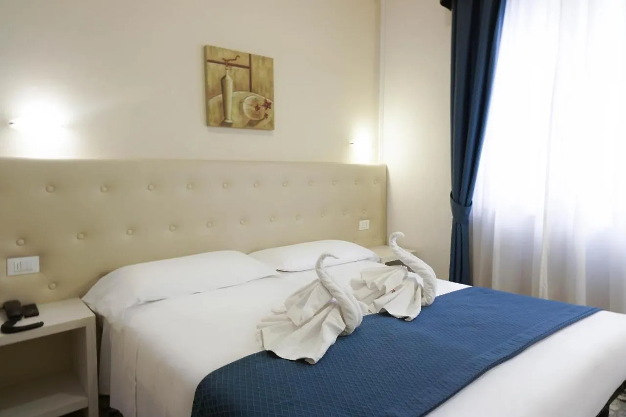 Hotel Caribe Viareggio 3*,