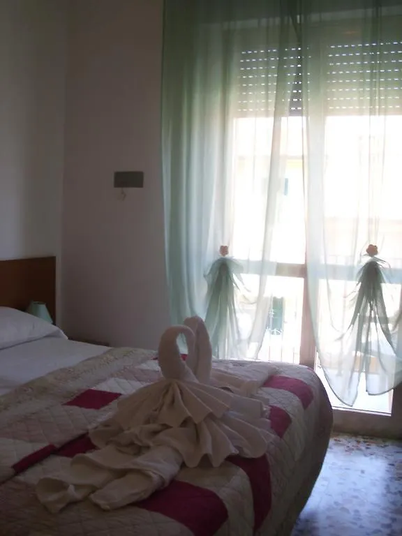 Hotel Caribe Viareggio 3*,