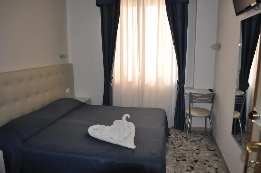 Hotel Caribe Viareggio 3*,