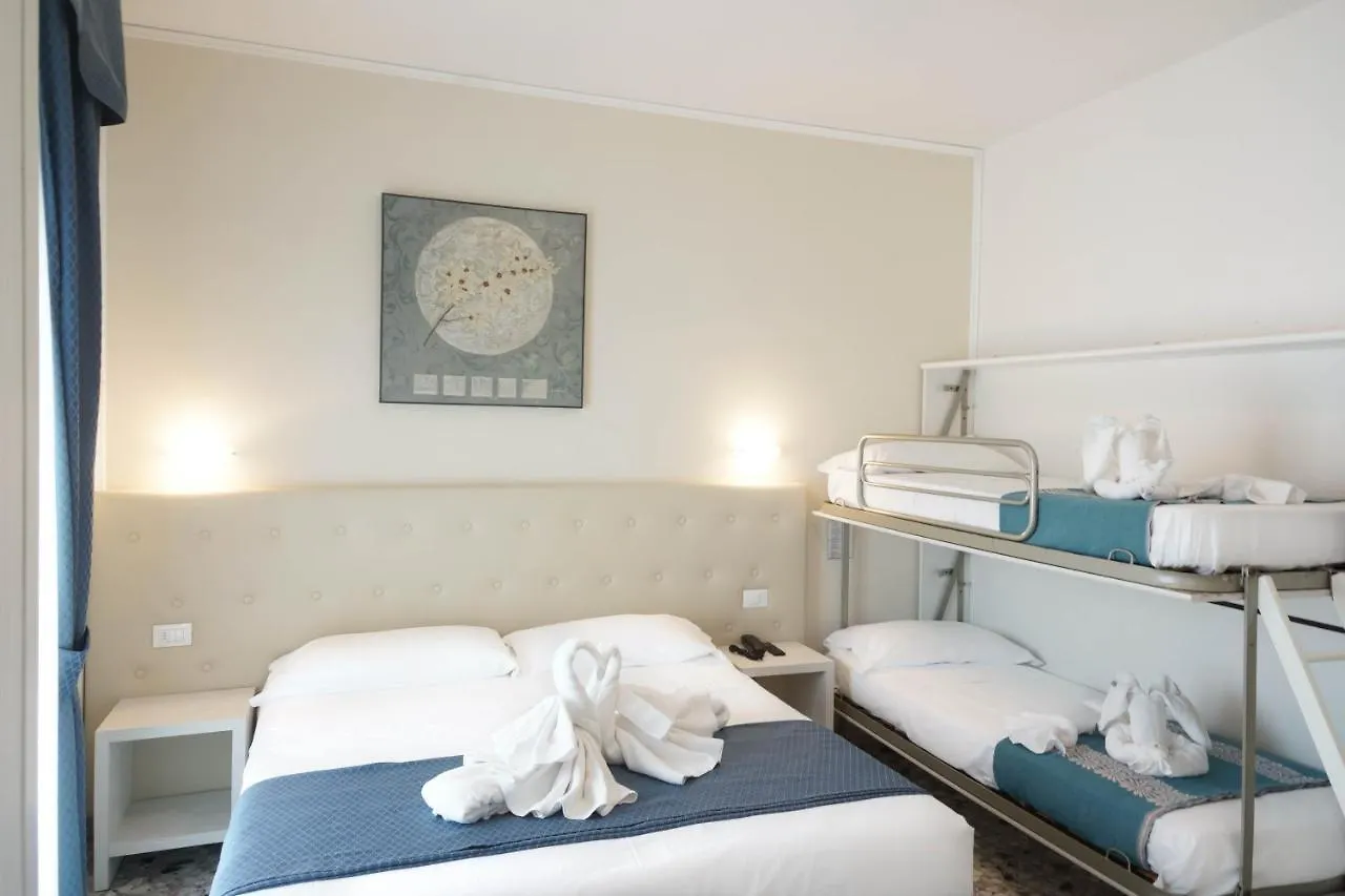 Hotel Caribe Viareggio 3*,