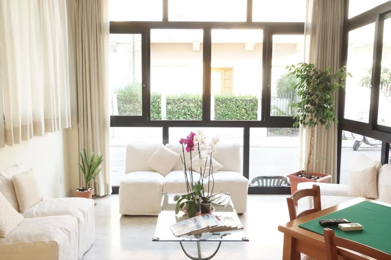 Hotel Caribe Viareggio 3*,  Italy